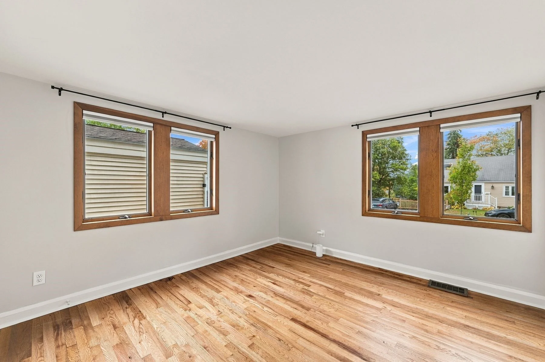3 bed, 1 bath apartment for rent at 31 Amherst Rd, Marblehead — photo 32 of 36