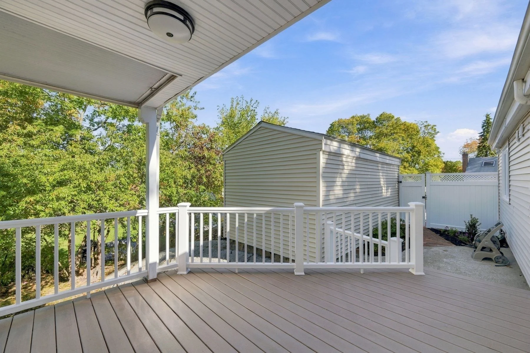 3 bed, 1 bath apartment for rent at 31 Amherst Rd, Marblehead — photo 5 of 36