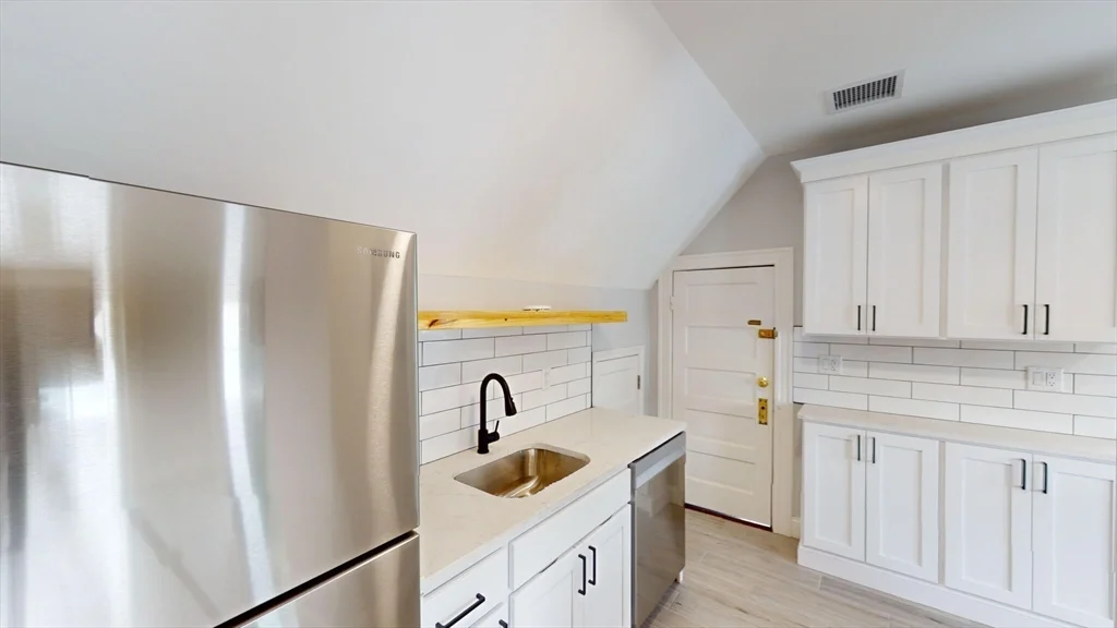 2 bed, 1 bath apartment for rent at 31 Averton St Unit 3, Roslindale — photo 5 of 14