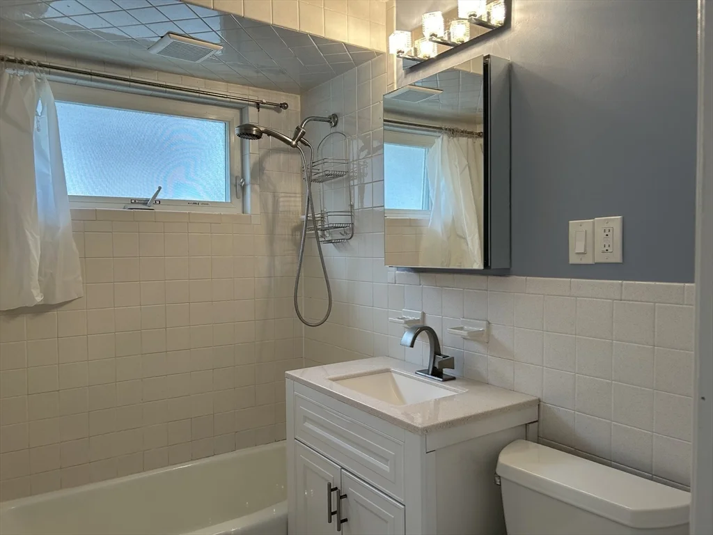 4 bed, 2 bath apartment for rent at 31 Bancroft St Unit 2, Watertown — photo 24 of 35