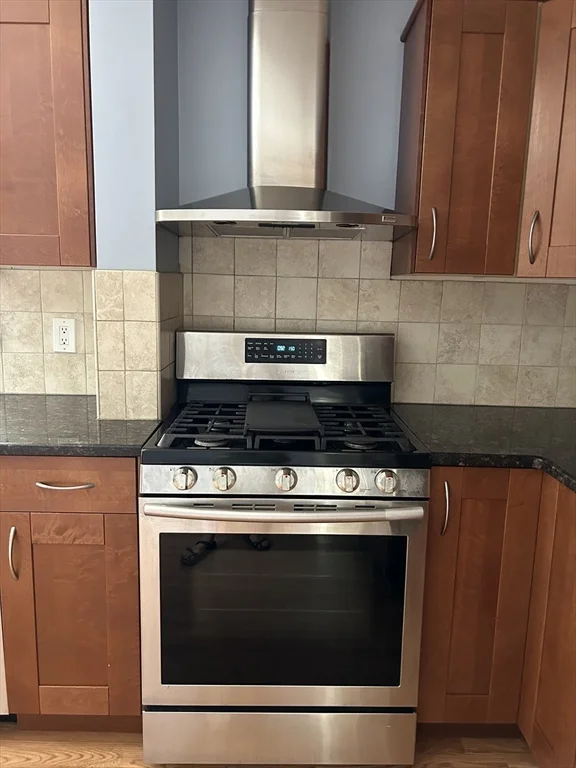 4 bed, 2 bath apartment for rent at 31 Bancroft St Unit 2, Watertown — photo 8 of 35