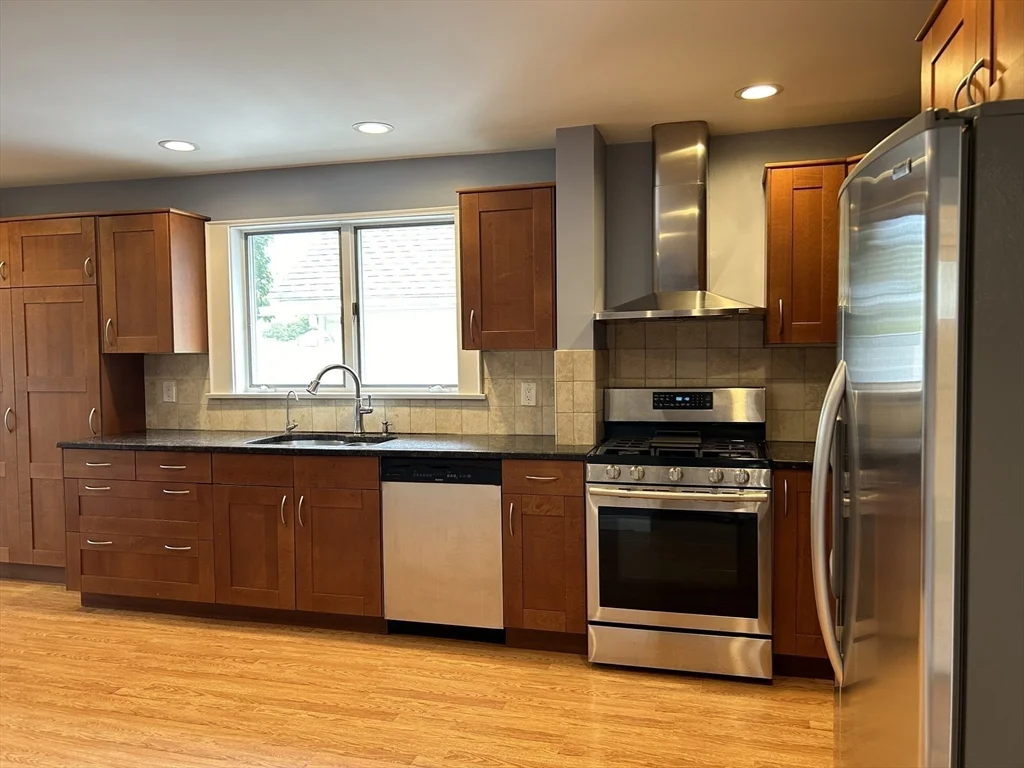 4 bed, 2 bath apartment for rent at 31 Bancroft St Unit 2, Watertown — photo 3 of 35