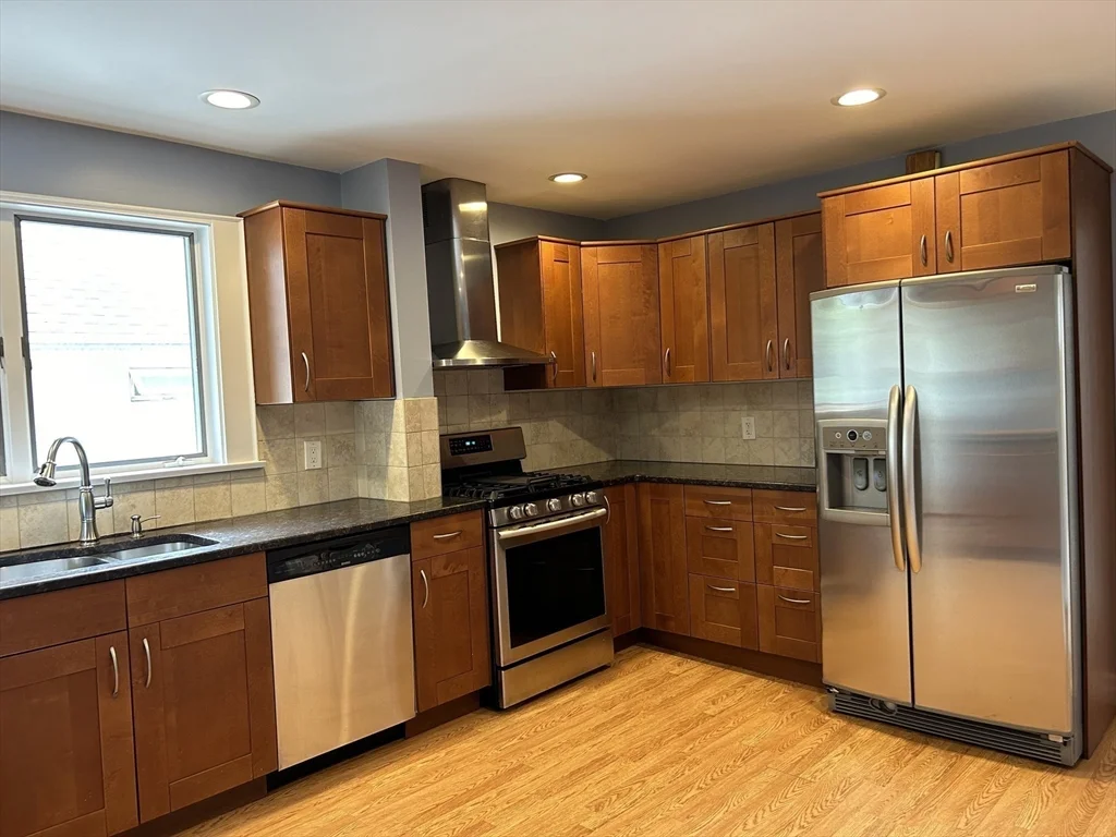 4 bed, 2 bath apartment for rent at 31 Bancroft St Unit 2, Watertown — photo 9 of 35