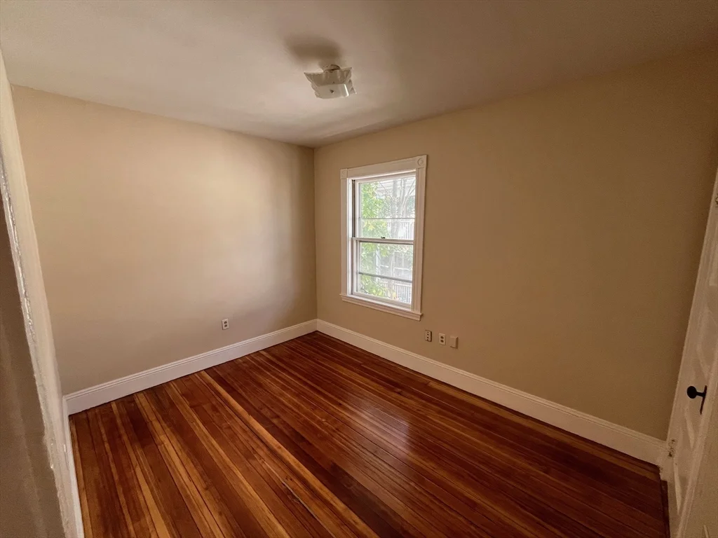 4 bed, 1 bath apartment for rent at 31 Barry St Unit 2, Dorchester — photo 18 of 24