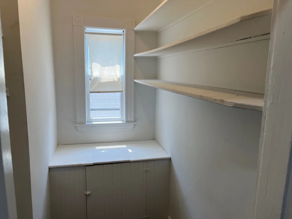 4 bed, 1 bath apartment for rent at 31 Barry St Unit 2, Dorchester — photo 14 of 24