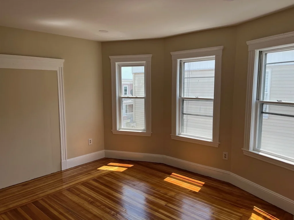4 bed, 1 bath apartment for rent at 31 Barry St Unit 2, Dorchester — photo 13 of 24