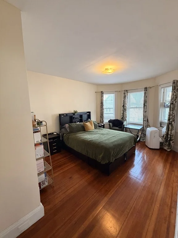 4 bed, 1 bath apartment for rent at 31 Barry St Unit 2, Dorchester — photo 5 of 24