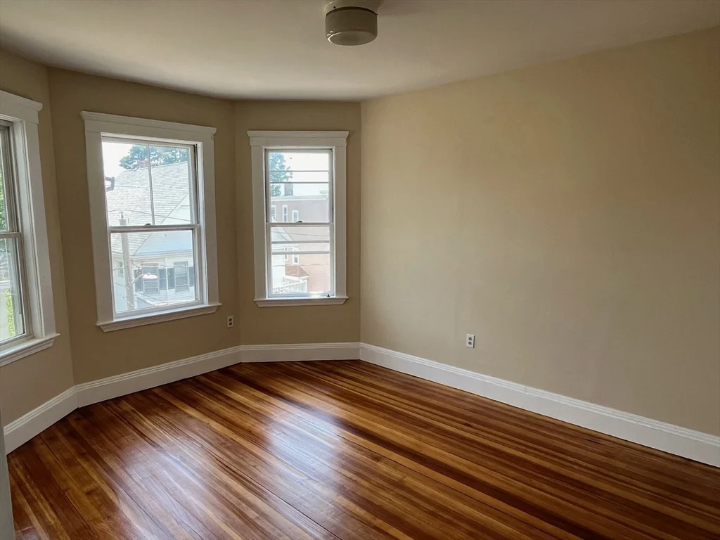 4 bed, 1 bath apartment for rent at 31 Barry St Unit 2, Dorchester — photo 10 of 24