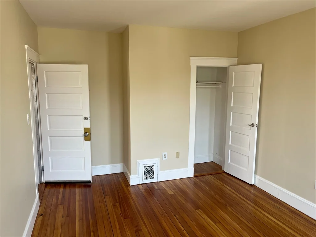 4 bed, 1 bath apartment for rent at 31 Barry St Unit 2, Dorchester — photo 15 of 24