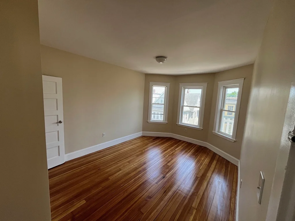 4 bed, 1 bath apartment for rent at 31 Barry St Unit 2, Dorchester — photo 17 of 24