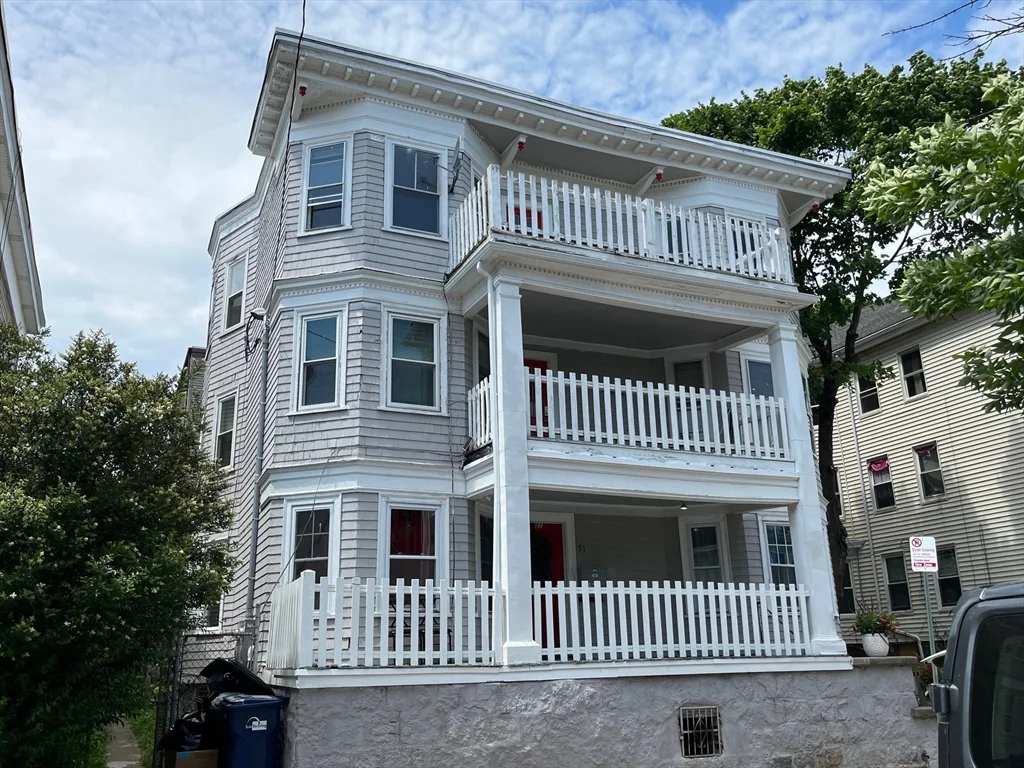 4 bed, 1 bath apartment for rent at 31 Barry St Unit 2, Dorchester