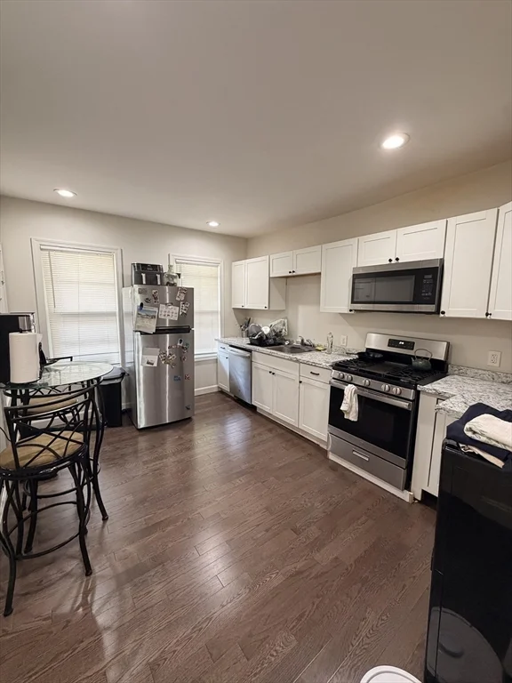 4 bed, 1 bath apartment for rent at 31 Barry St Unit 2, Dorchester — photo 4 of 24