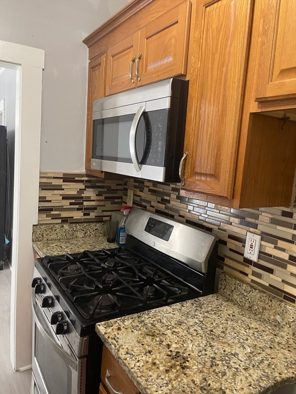 3 bed, 1 bath apartment for rent at 31 Beach St Unit 1, Haverhill — photo 4 of 24
