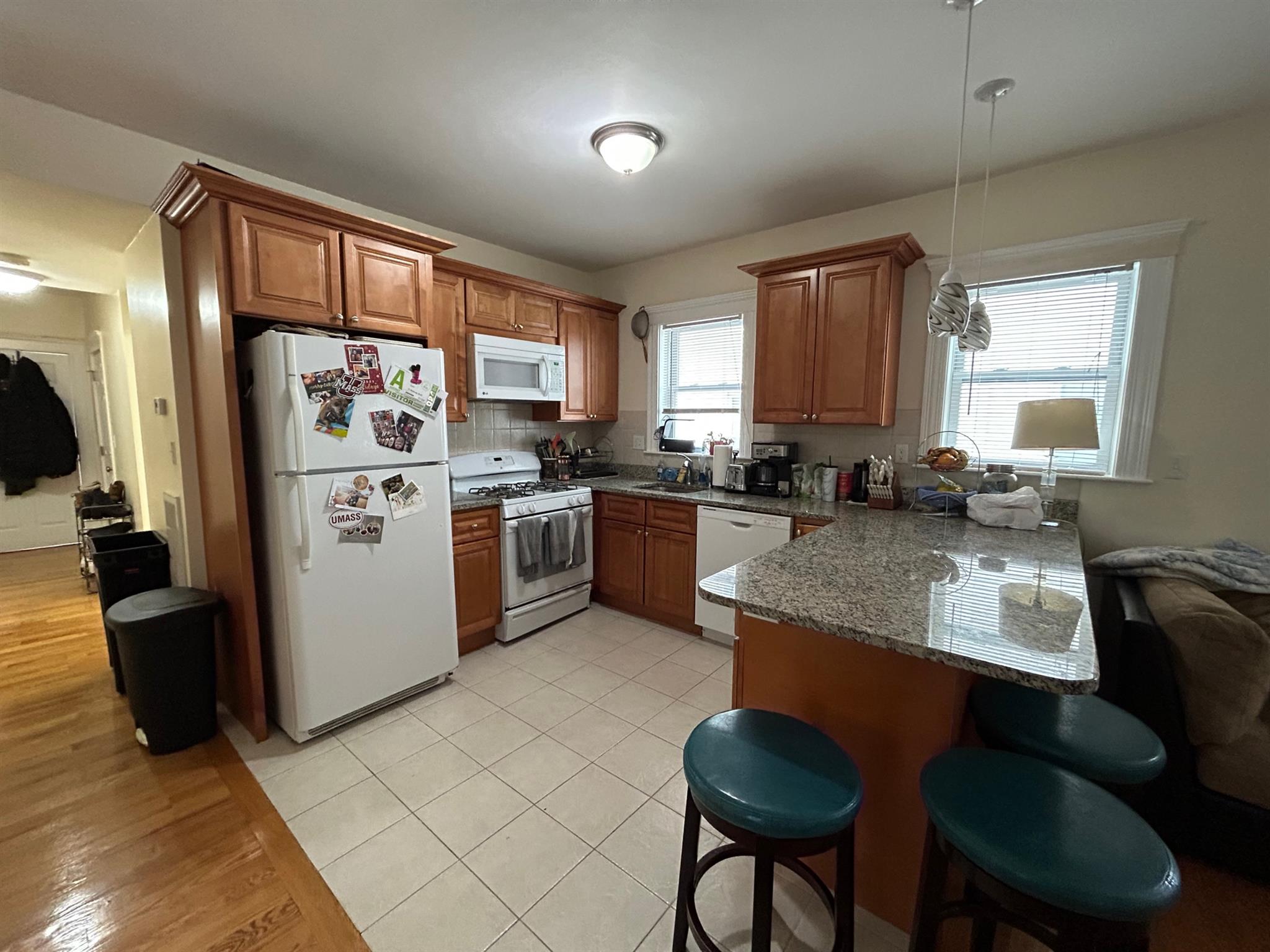 4 bed, 2 bath apartment for rent at 29-31 Belknap St Unit 2, West Somerville — photo 1 of 19