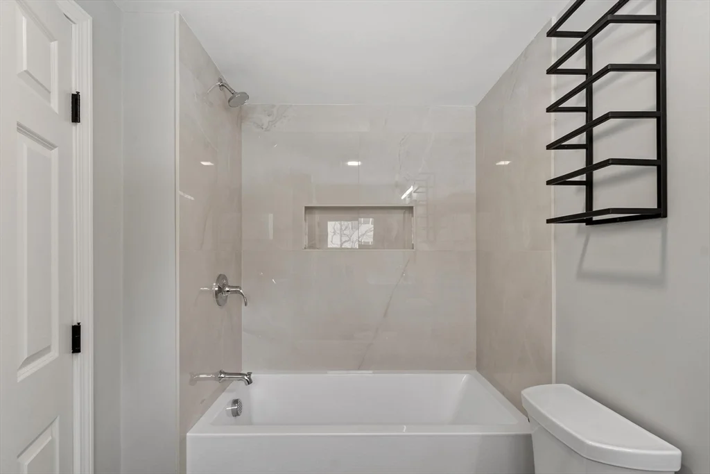 2 bed, 1 bath apartment for rent at 31 Birch Rd Unit 0, Nabnasset — photo 18 of 27