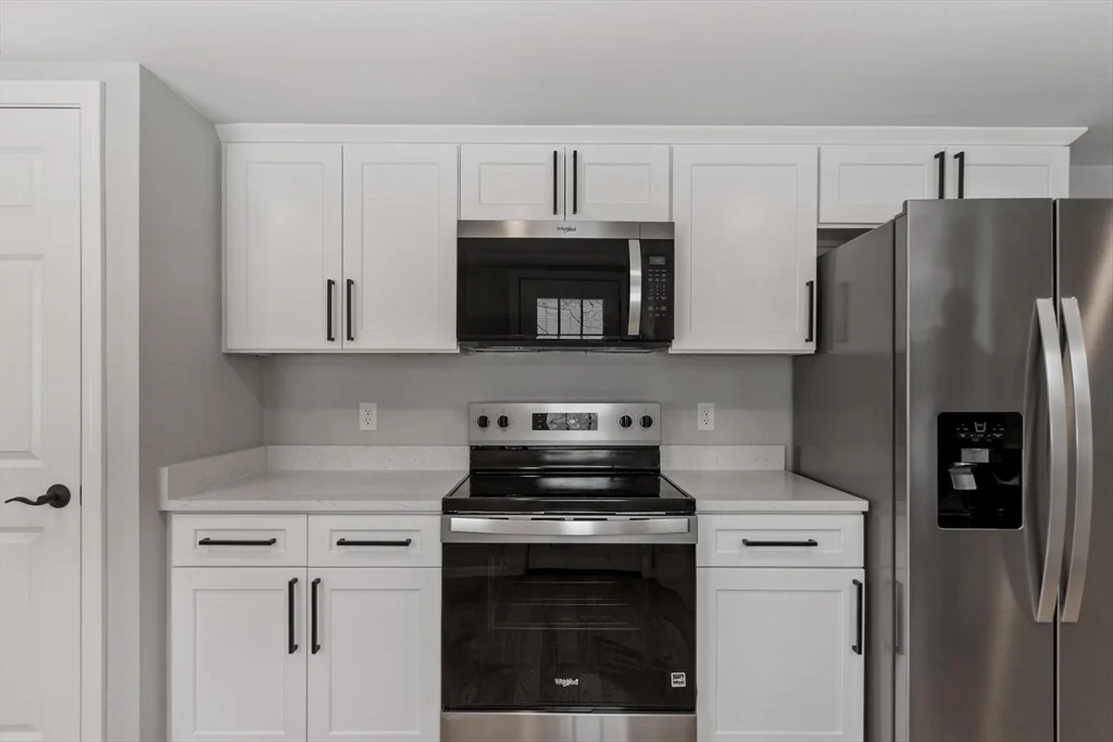 2 bed, 1 bath apartment for rent at 31 Birch Rd Unit 0, Nabnasset — photo 4 of 27