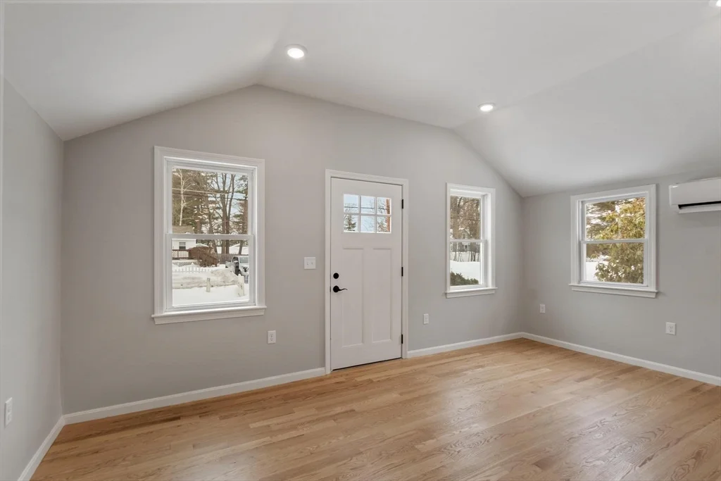 2 bed, 1 bath apartment for rent at 31 Birch Rd Unit 0, Nabnasset — photo 6 of 27