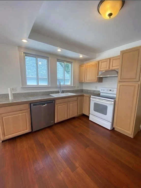 3 bed, 2 bath apartment for rent at 31 Blanchard Rd Unit 1, Mid Cambridge — photo 5 of 18