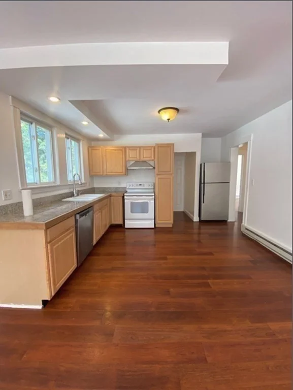3 bed, 2 bath apartment for rent at 31 Blanchard Rd Unit 1, Mid Cambridge — photo 4 of 18