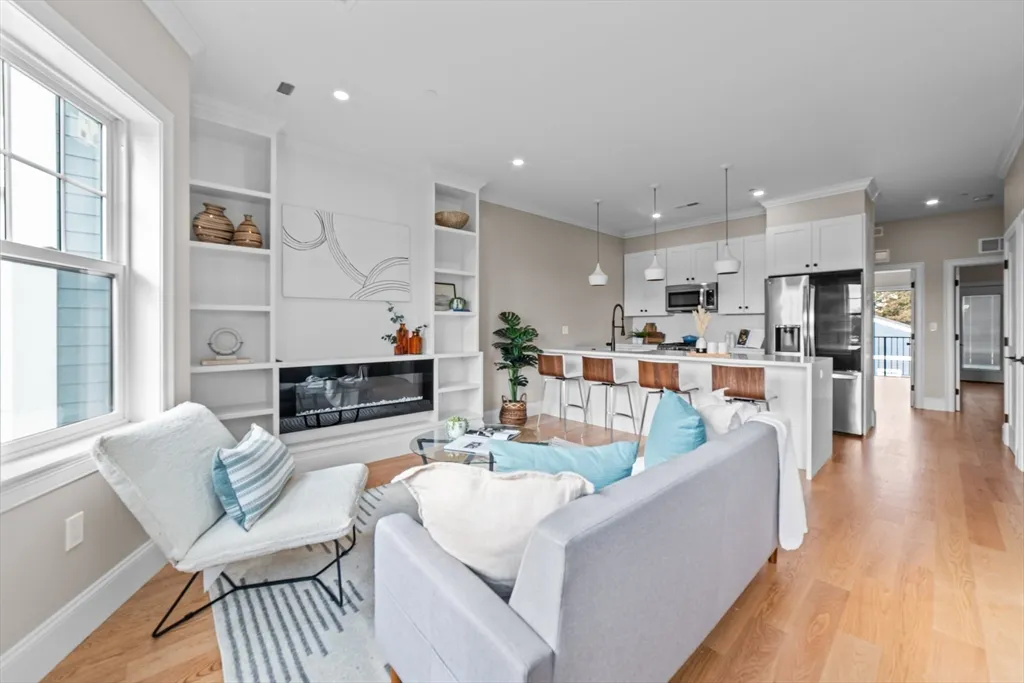 2 bed, 2 bath apartment for rent at 31 Boardman St Unit Ph, East Boston