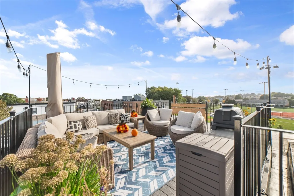 2 bed, 2 bath apartment for rent at 31 Boardman St Unit Ph, East Boston — photo 33 of 40