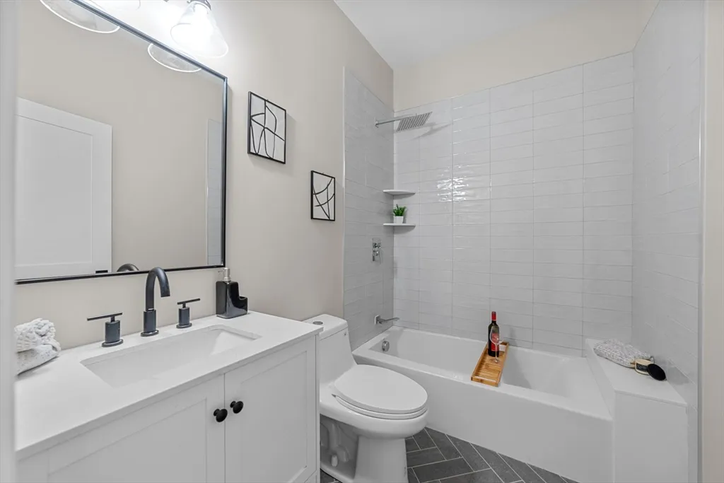 2 bed, 2 bath apartment for rent at 31 Boardman St Unit Ph, East Boston — photo 28 of 40