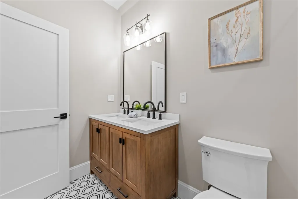 2 bed, 2 bath apartment for rent at 31 Boardman St Unit Ph, East Boston — photo 25 of 40