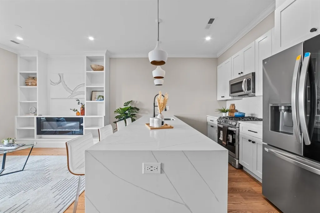 2 bed, 2 bath apartment for rent at 31 Boardman St Unit Ph, East Boston — photo 11 of 40