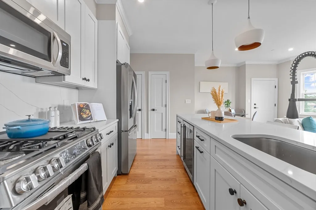 2 bed, 2 bath apartment for rent at 31 Boardman St Unit Ph, East Boston — photo 16 of 40