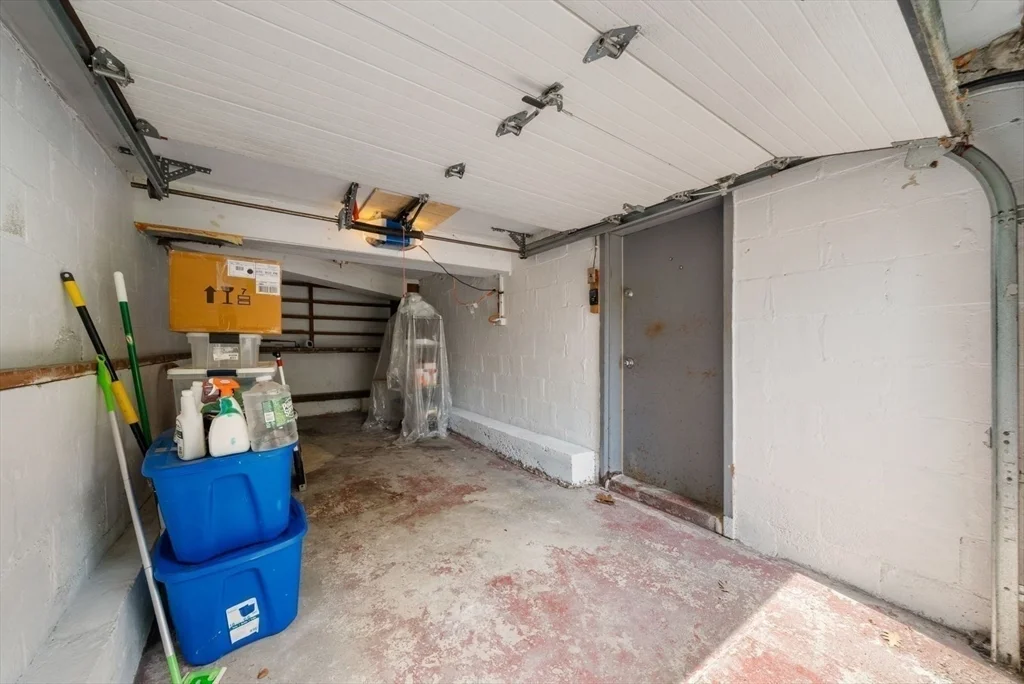 3 bed, 1 bath apartment for rent at 31 Braeburn Rd, Hyde Park — photo 30 of 37