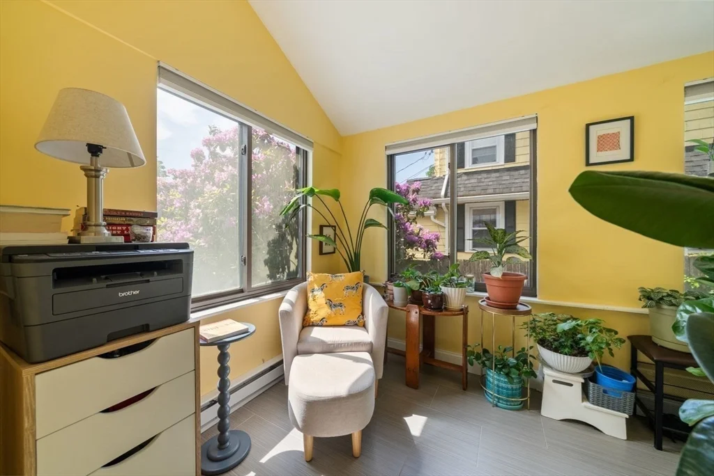 3 bed, 1 bath apartment for rent at 31 Braeburn Rd, Hyde Park — photo 10 of 37