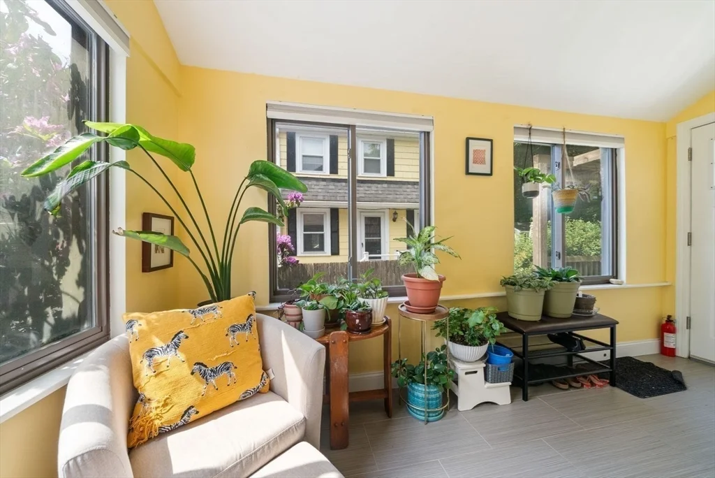 3 bed, 1 bath apartment for rent at 31 Braeburn Rd, Hyde Park — photo 11 of 37