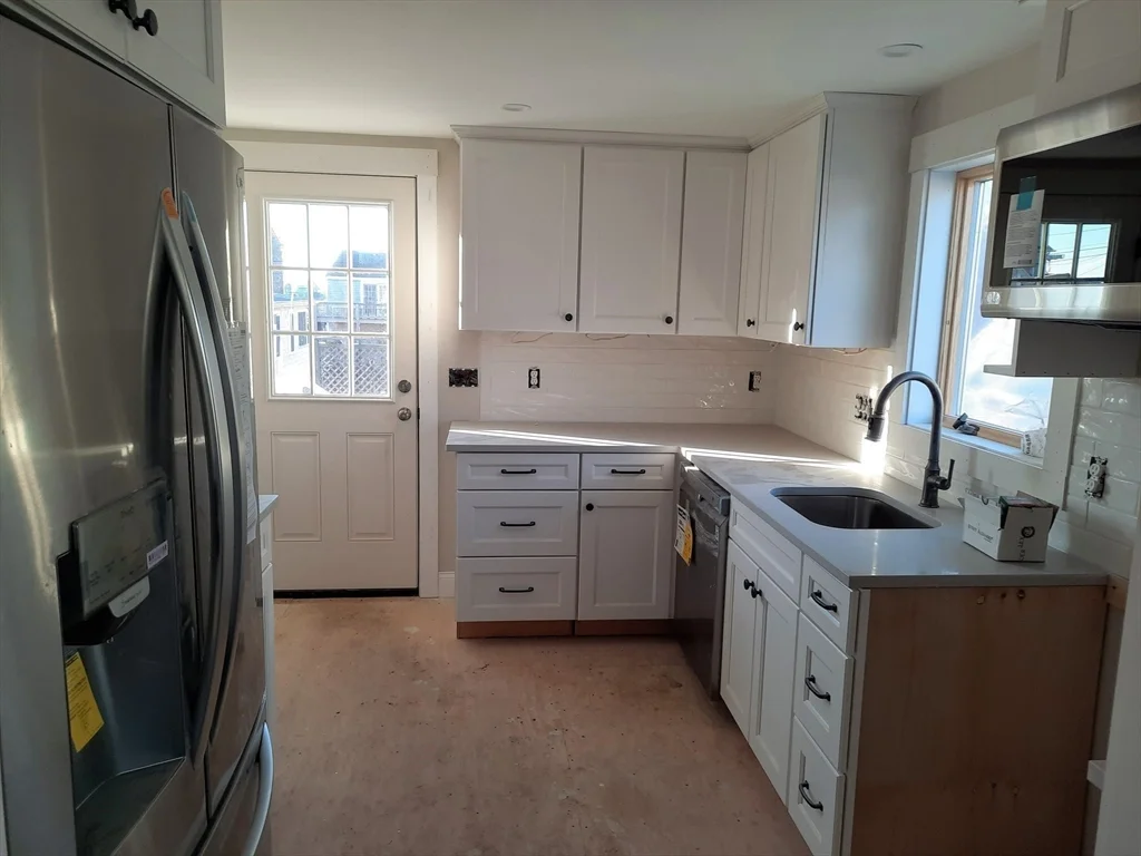 3 bed, 2 bath apartment for rent at 31 Branch St Unit 31, Marshfield — photo 4 of 9