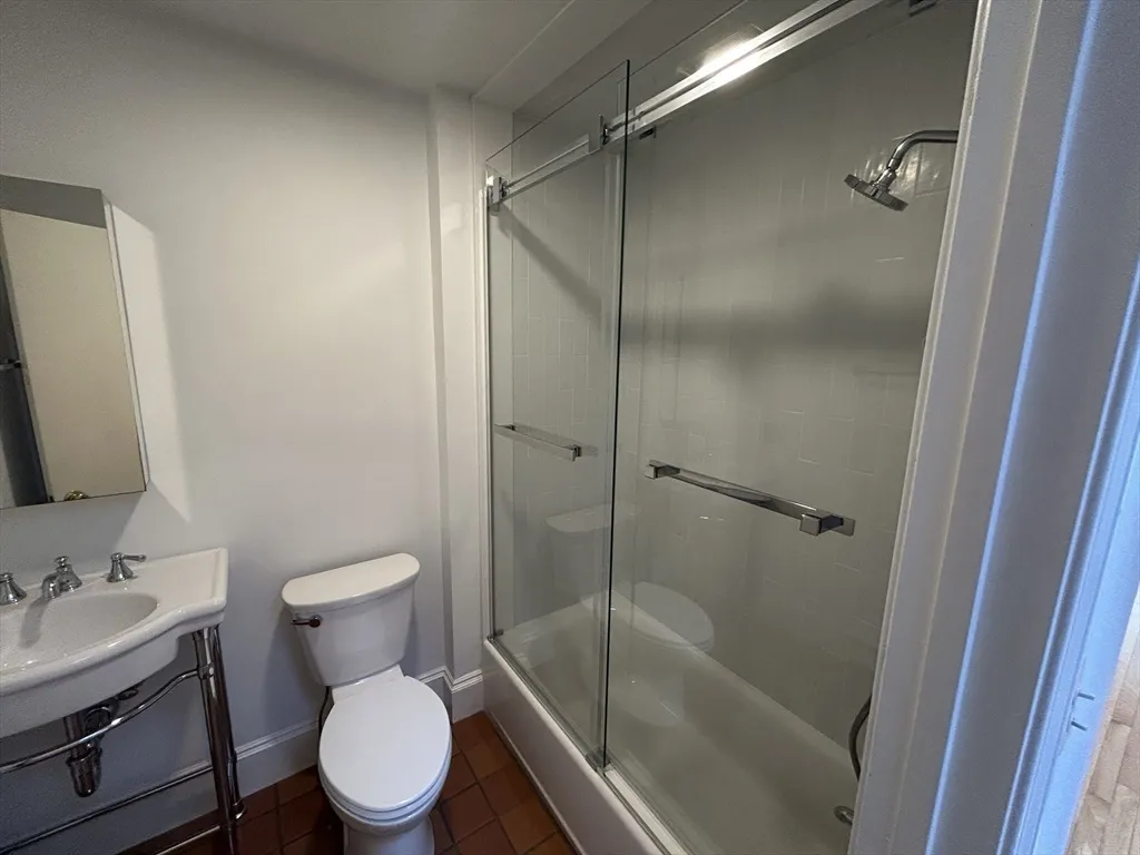Studio bed, 1 bath apartment for rent at 31 Branch Unit 2, Beacon Hill — photo 8 of 11