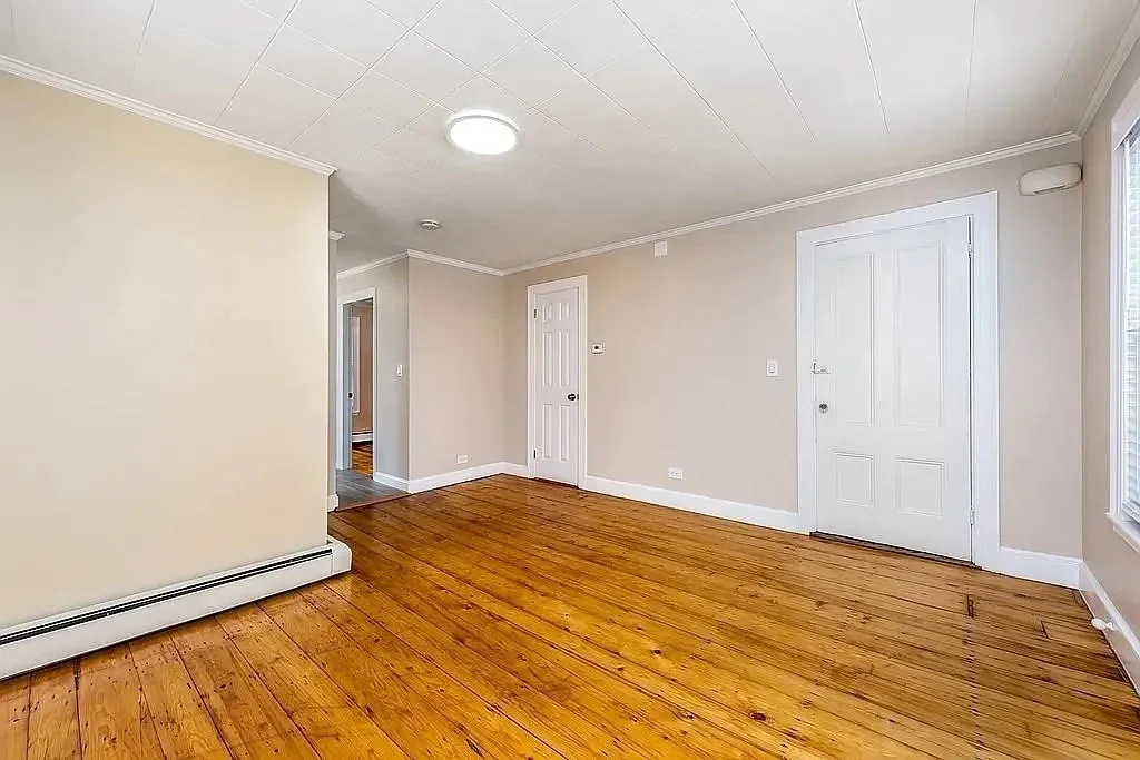 1 bed, 1 bath apartment for rent at 31 Cabot Unit 3, Beverly — photo 5 of 9