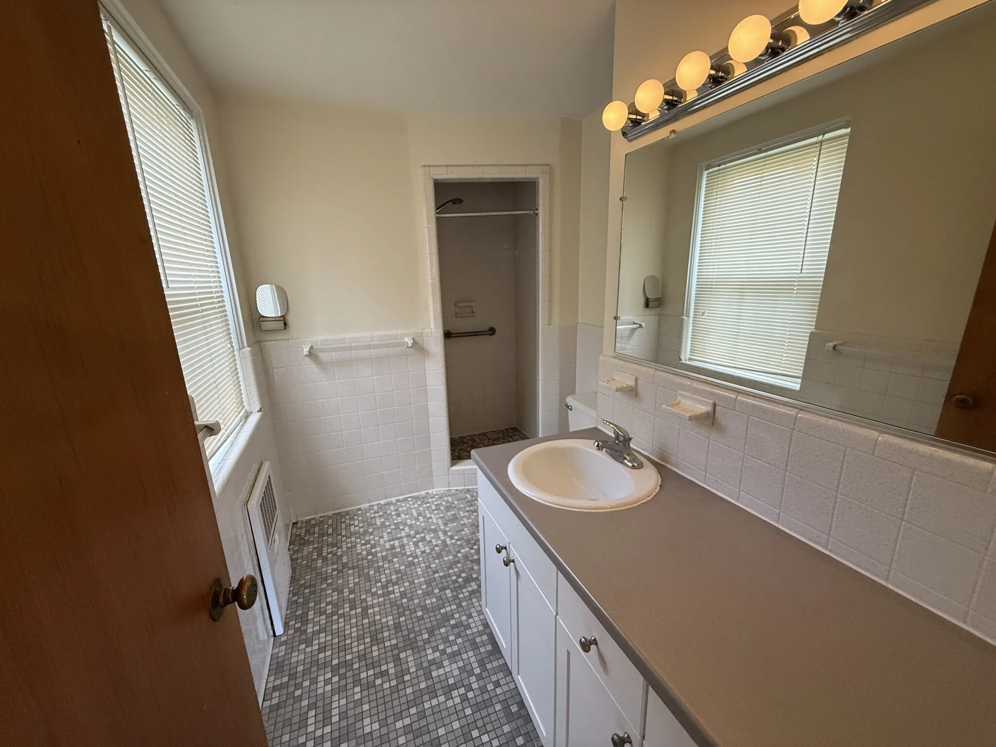 3 bed, 2 bath apartment for rent at 31 Captain Parker Arms Unit 12, Lexington — photo 17 of 18