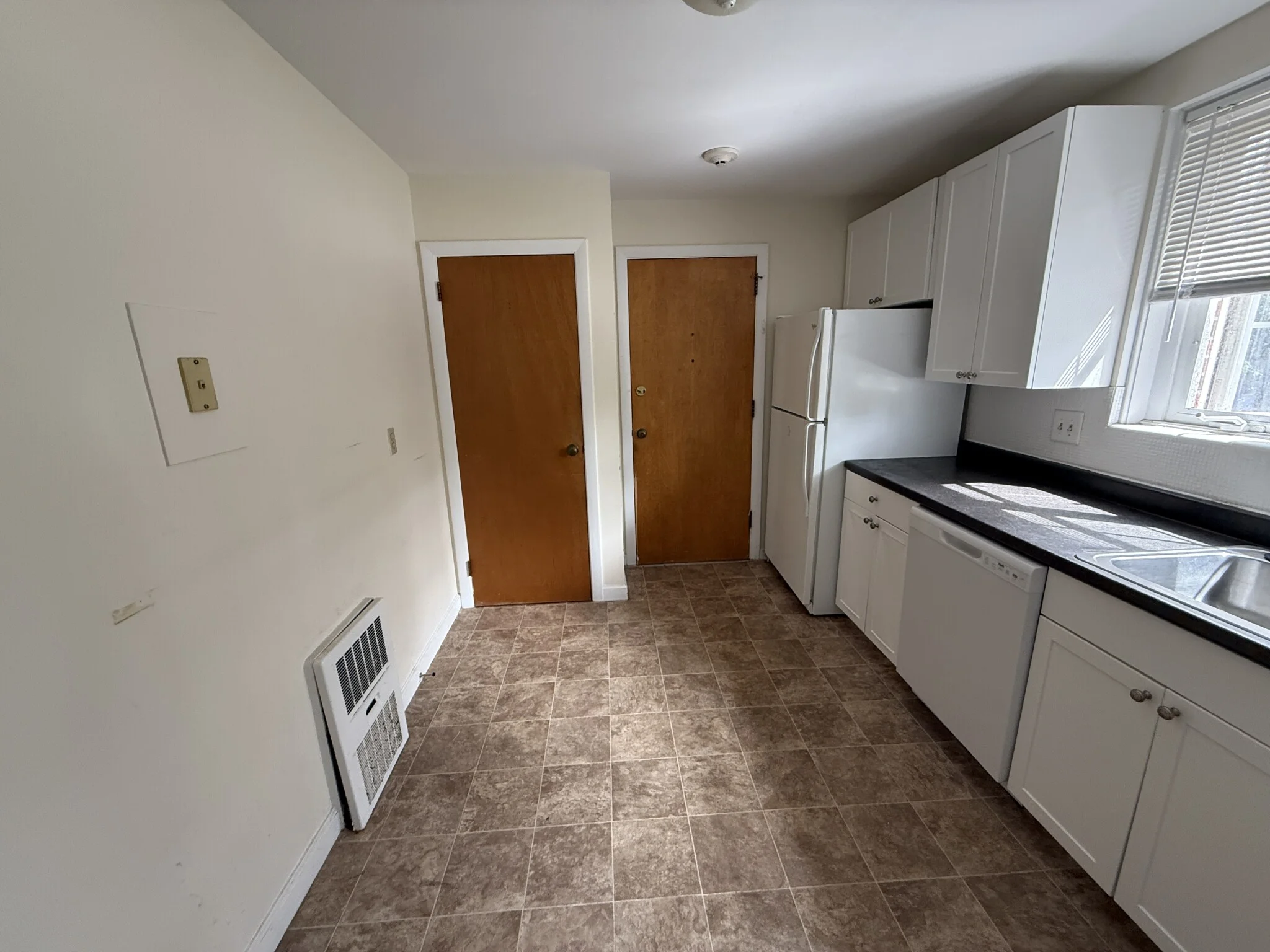 3 bed, 2 bath apartment for rent at 31 Captain Parker Arms Unit 12, Lexington — photo 7 of 18