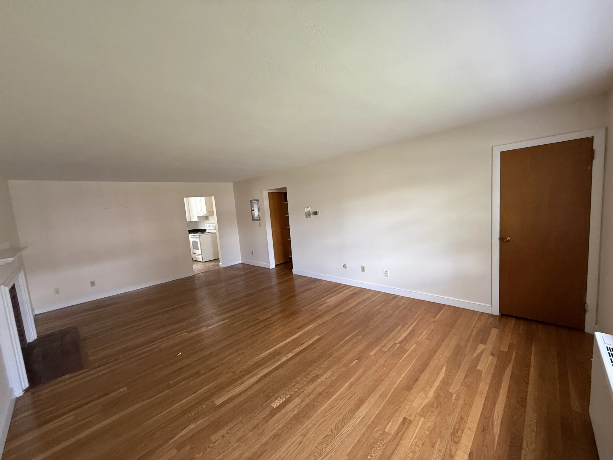 3 bed, 2 bath apartment for rent at 31 Captain Parker Arms Unit 12, Lexington — photo 2 of 18