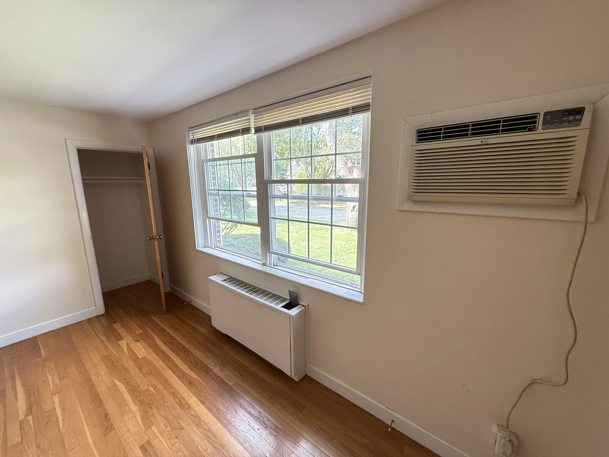 3 bed, 2 bath apartment for rent at 31 Captain Parker Arms Unit 12, Lexington — photo 9 of 18