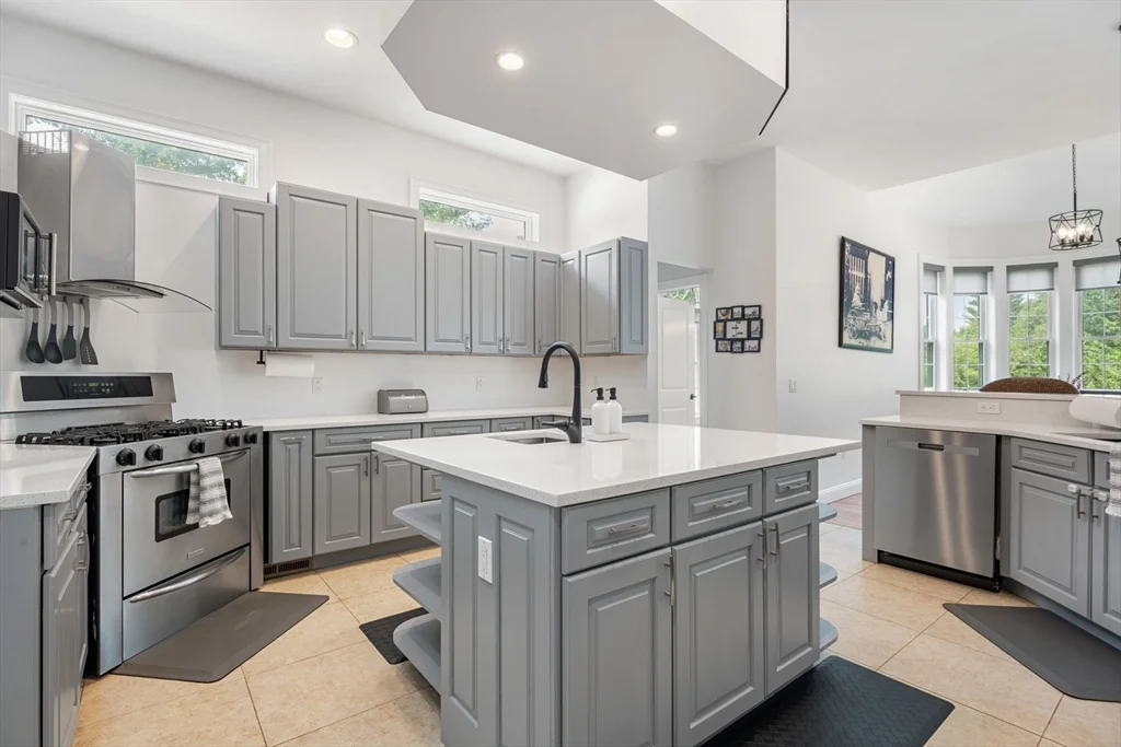 5 bed, 4+ bath apartment for rent at 31 Cedar St, North Reading — photo 11 of 41