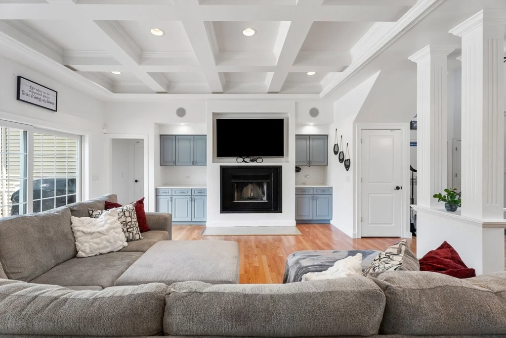 5 bed, 4+ bath apartment for rent at 31 Cedar St, North Reading — photo 6 of 41