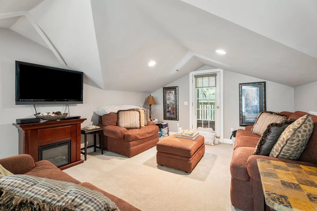 5 bed, 4+ bath apartment for rent at 31 Cedar St, North Reading — photo 40 of 41