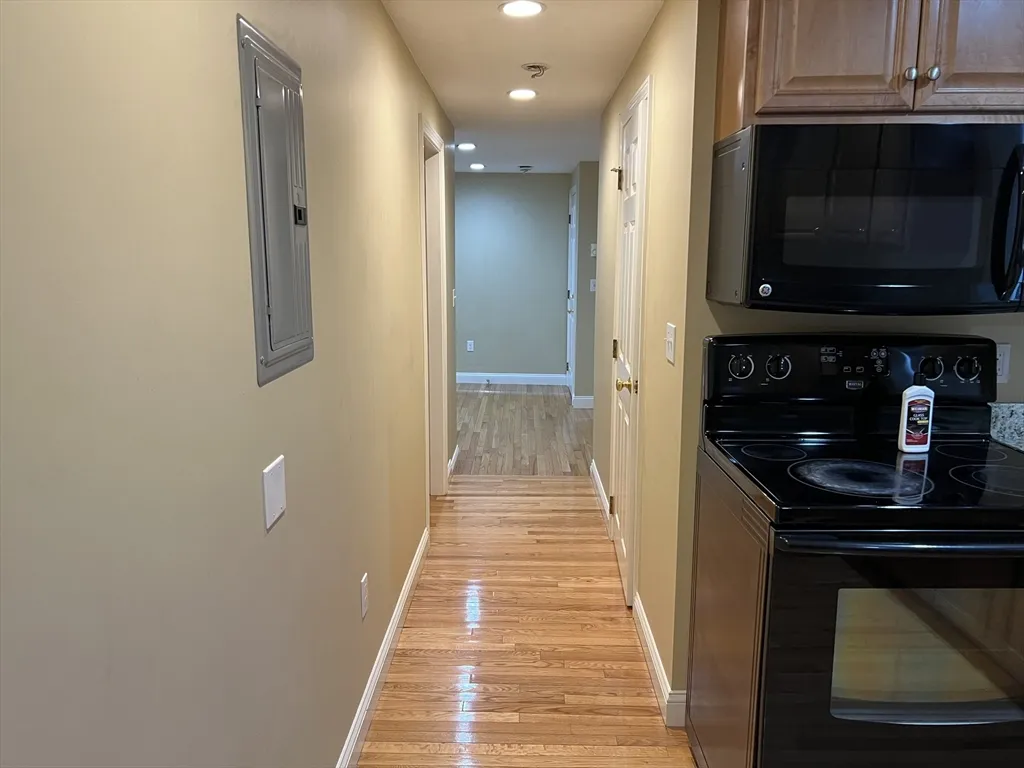 1 bed, 1 bath apartment for rent at 31 Central Unit 1, Peabody — photo 5 of 7