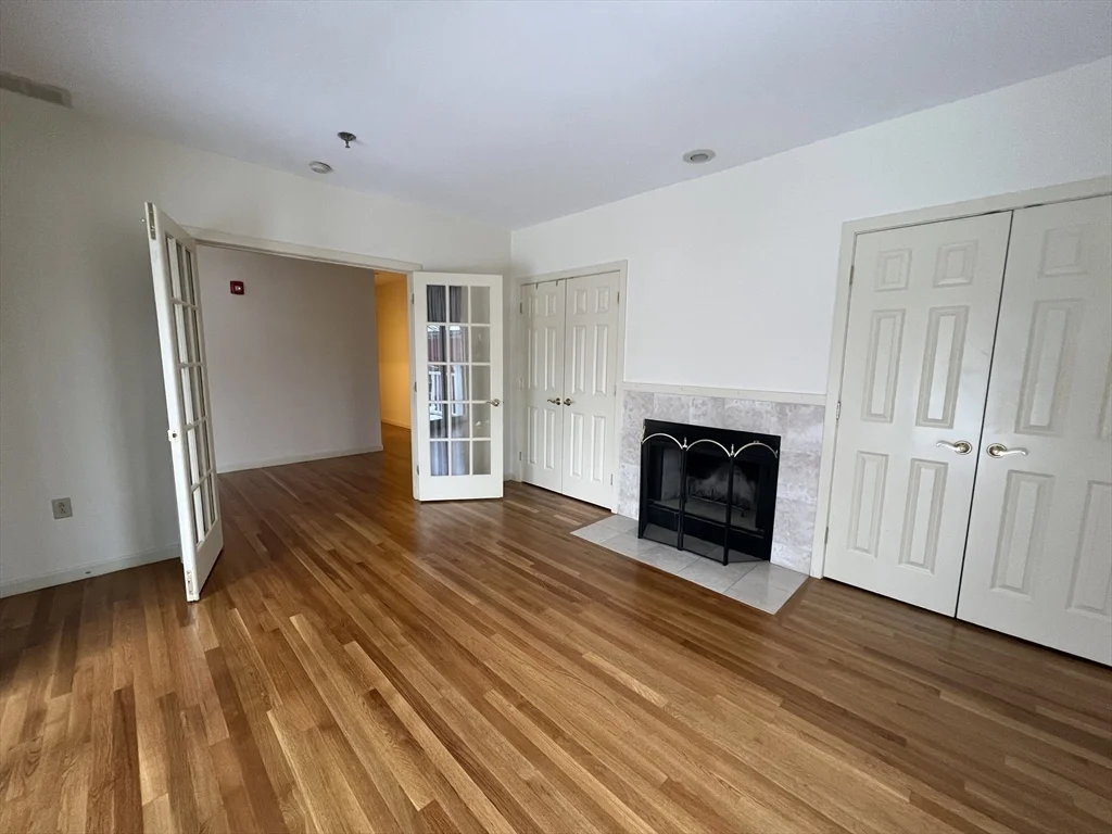 3 bed, 2 bath apartment for rent at 31 Channing St Unit 1, Newton — photo 6 of 17