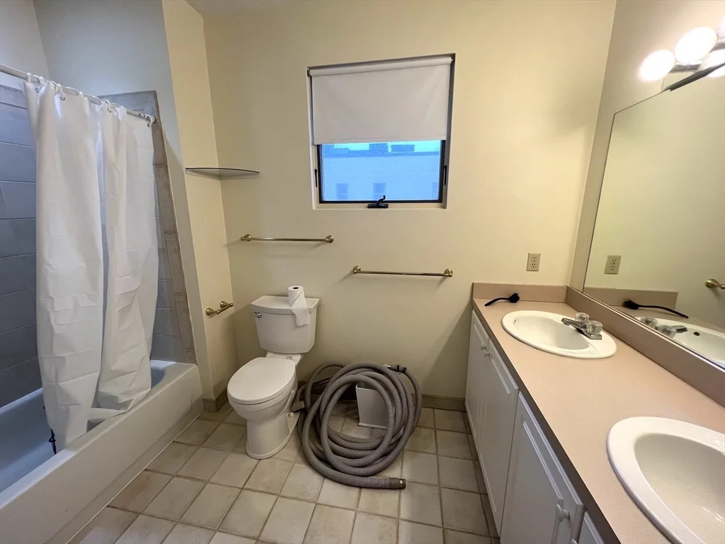 3 bed, 2 bath apartment for rent at 31 Channing St Unit 1, Newton — photo 12 of 17