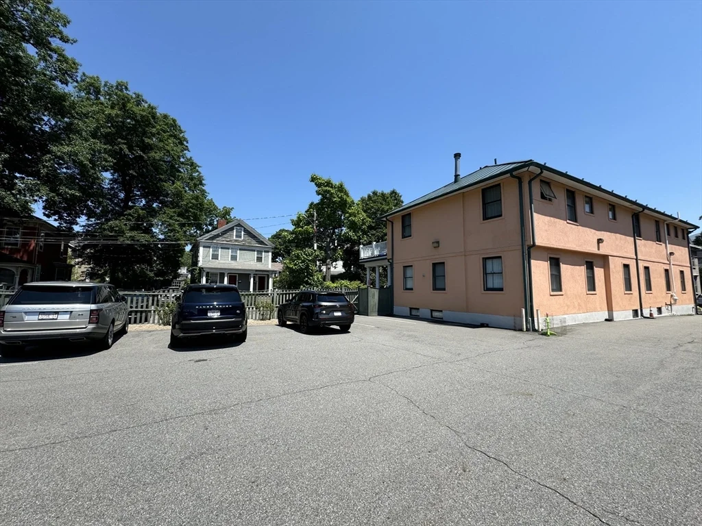 3 bed, 2 bath apartment for rent at 31 Channing St Unit 1, Newton — photo 17 of 17