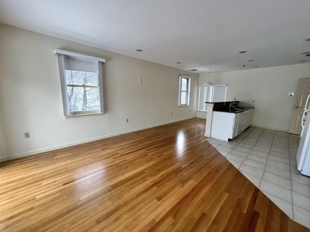 3 bed, 2 bath apartment for rent at 31 Channing St Unit 1, Newton — photo 3 of 17