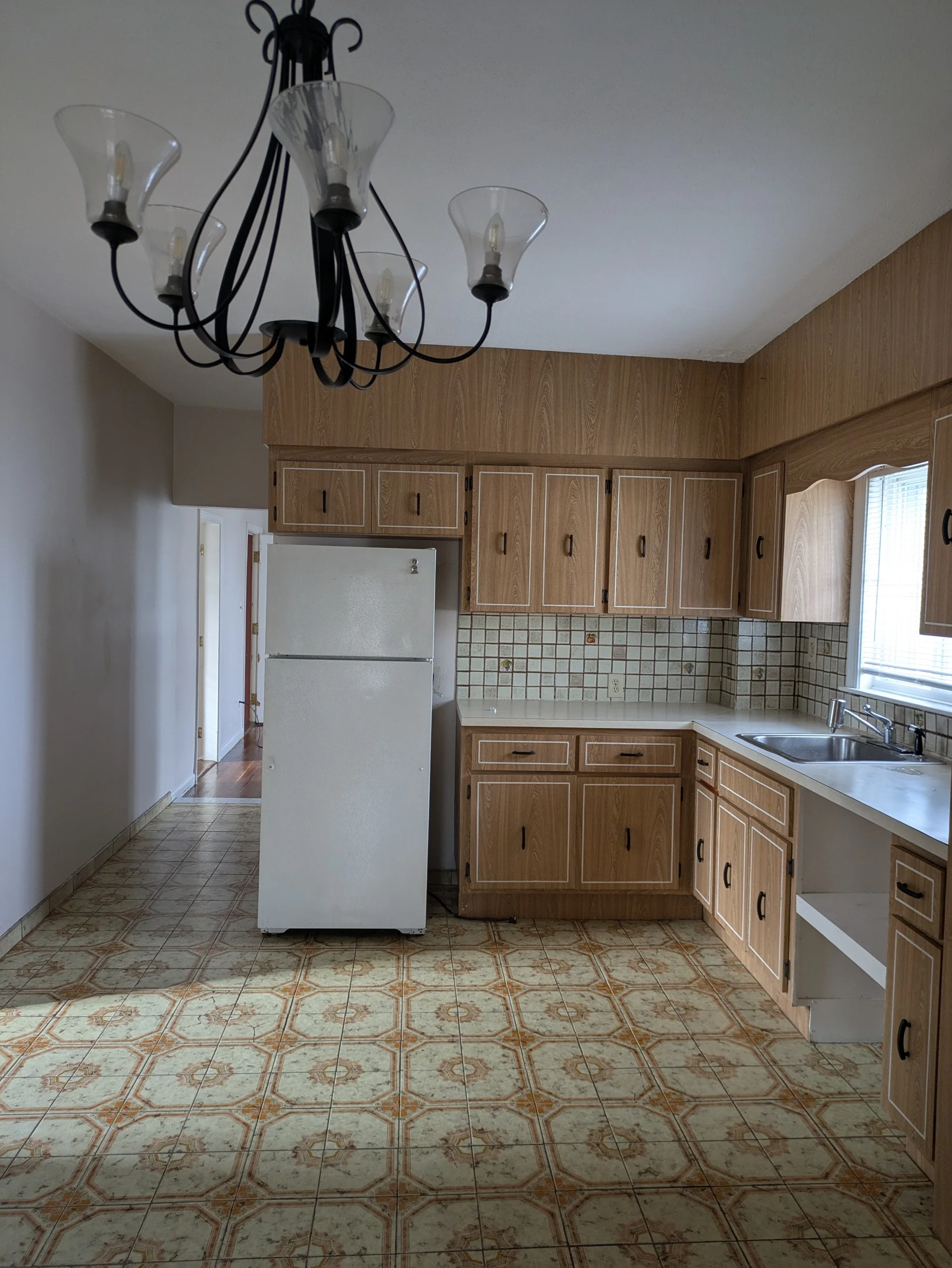 3 bed, 1 bath apartment for rent at 31 Chaucer St Unit 2, East Boston — photo 5 of 8