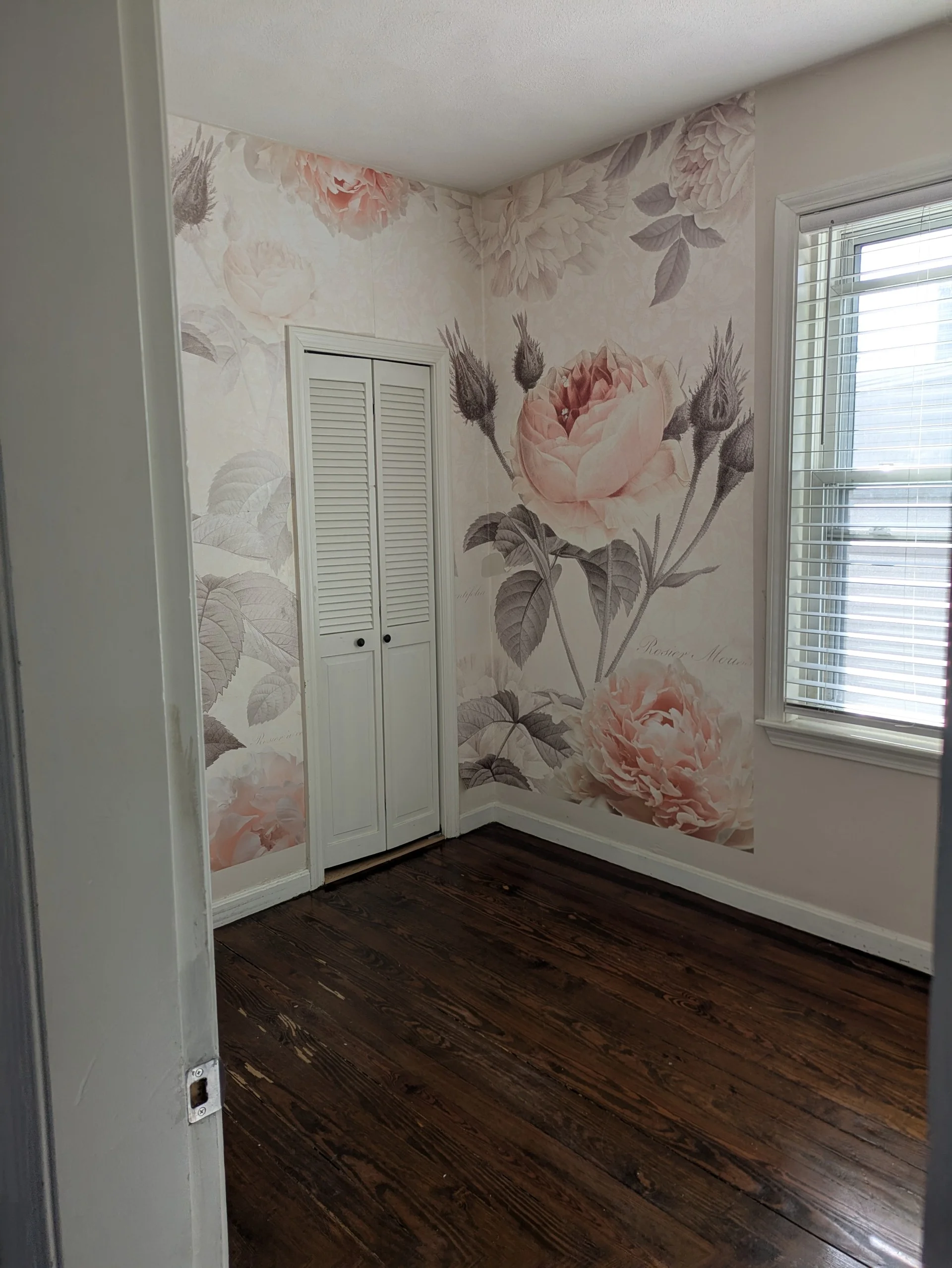 3 bed, 1 bath apartment for rent at 31 Chaucer St Unit 2, East Boston — photo 1 of 8