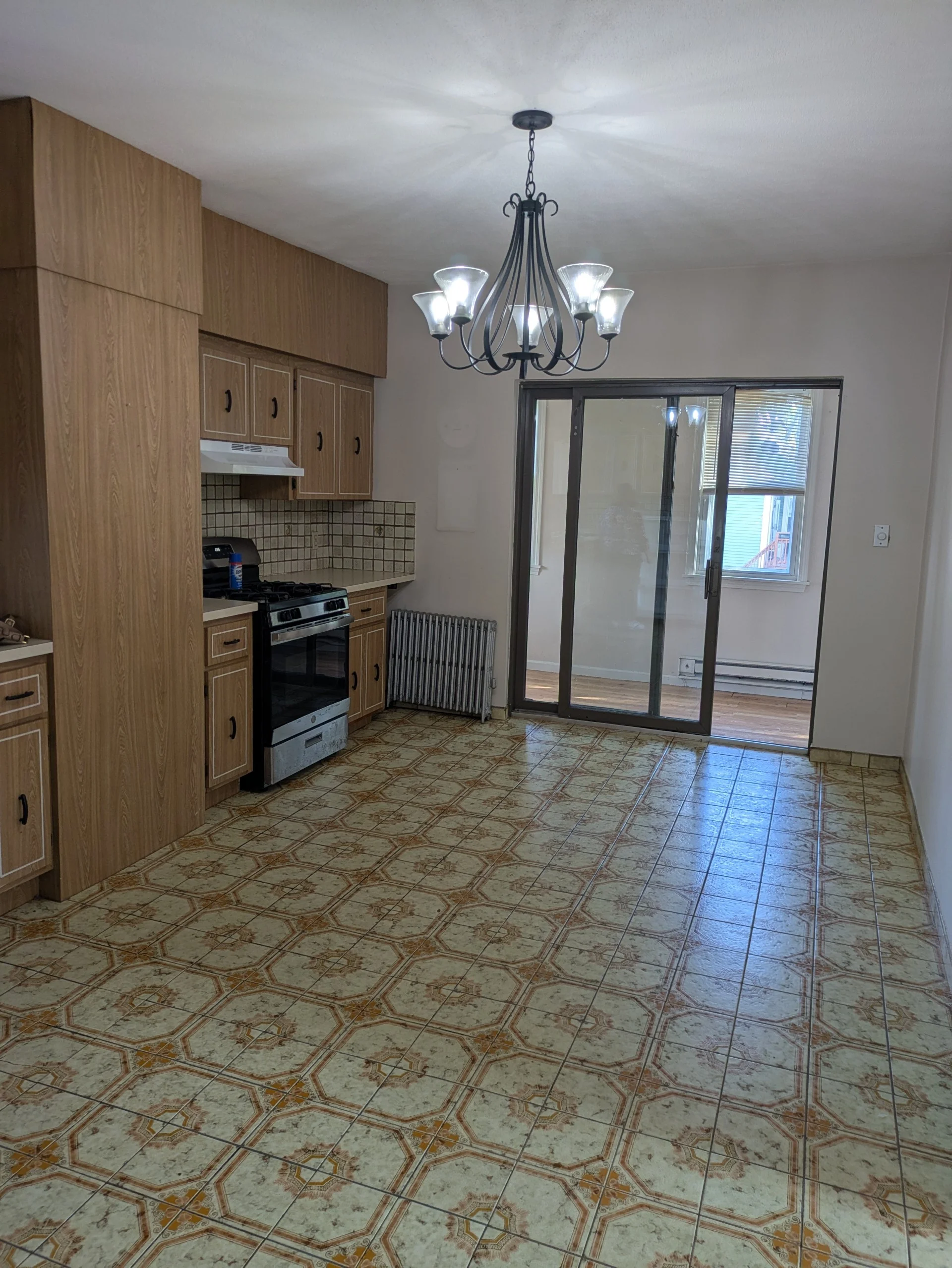3 bed, 1 bath apartment for rent at 31 Chaucer St Unit 2, East Boston — photo 3 of 8